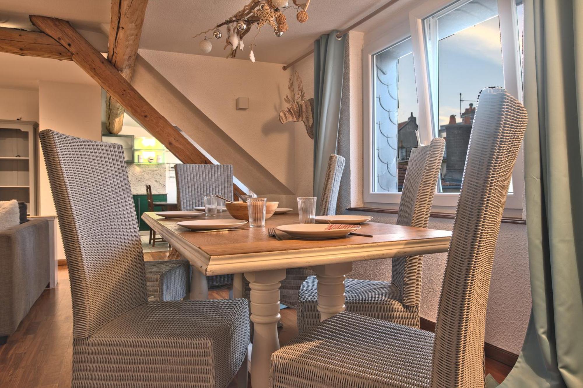 Appartement Unsejourametz - Charme De L'ancien, Hyper-centre, Parking *